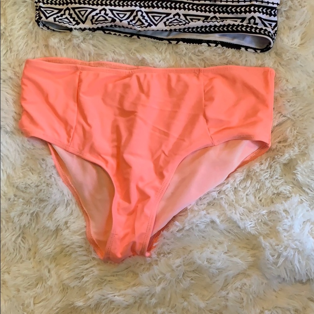 Bathing suit - Picture 3 of 3